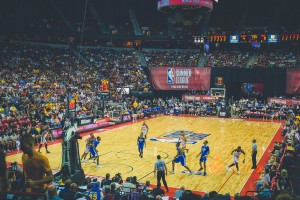 开云体育app-勇士队连续夺冠，巩固王朝地位，勇士队夺冠赛季