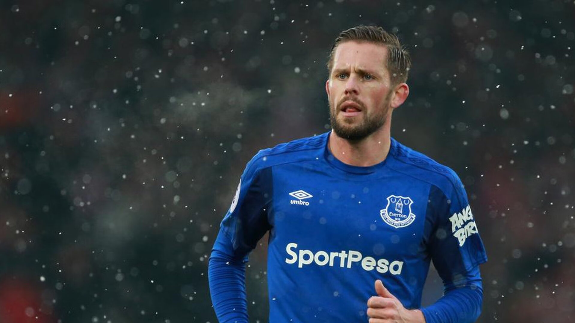 中国马拉松系列赛银川黄河滩地站 生态赛道吸引跑者关注环保议题