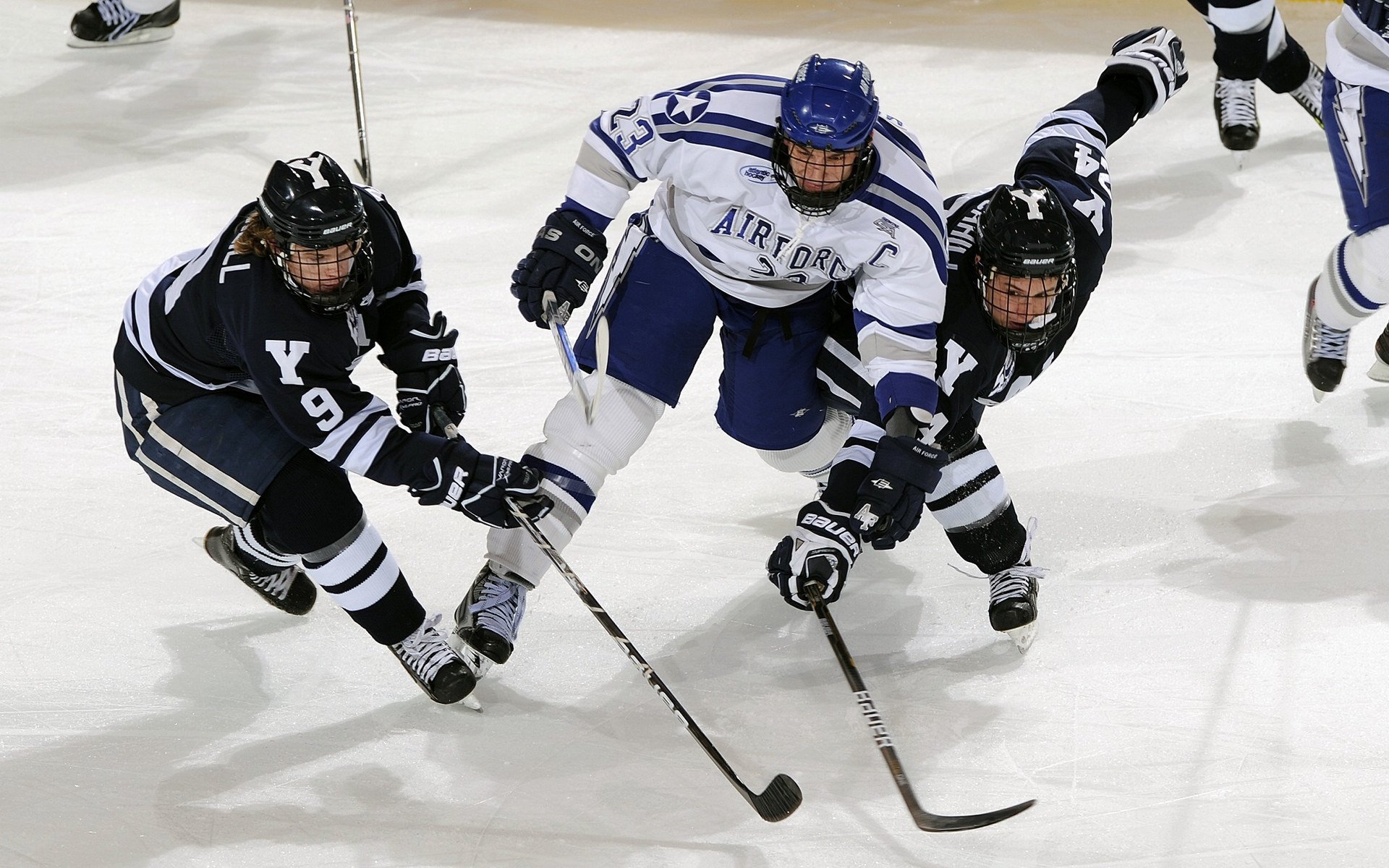 亚洲羽毛球团体锦标赛中国男队半决赛3比1击败印尼 将与马来西亚争冠